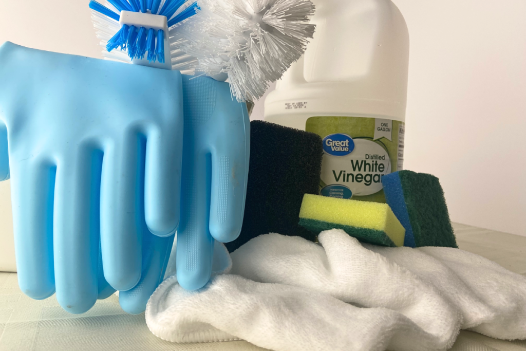 atv cleaning distilledvinegar brushes gloves sponges microfibercloth closeup v01.webp